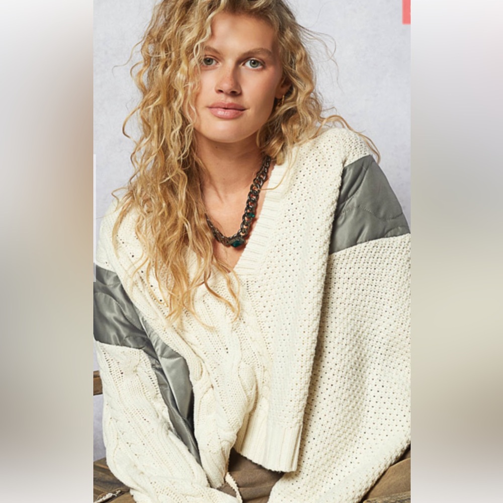 POL Cozy Cream V-Neck Sweater - Picture 4 of 7